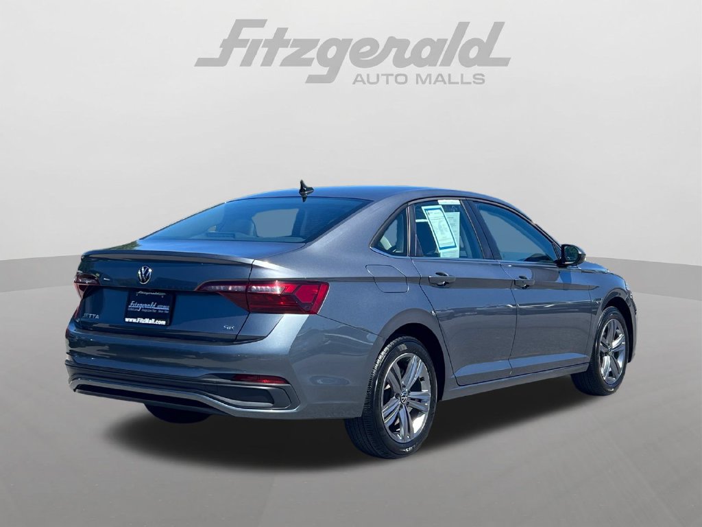Used 2024 Volkswagen Jetta SE FWD image 8
