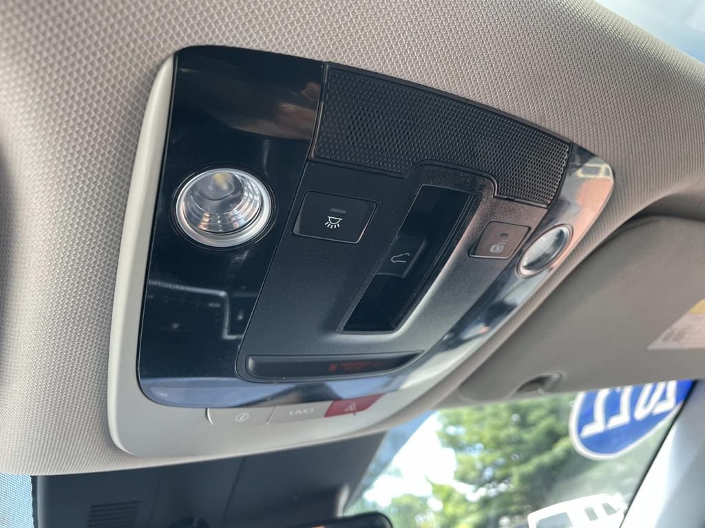 Used 2022 Kia Sorento S w/ Panoramic Sunroof Package AWD/4WD image 26