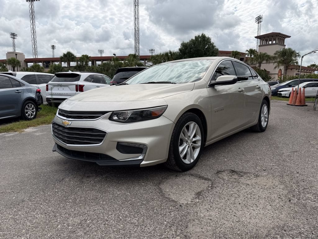 Used 2016 Chevrolet Malibu LT w/ Leather Package FWD image 8