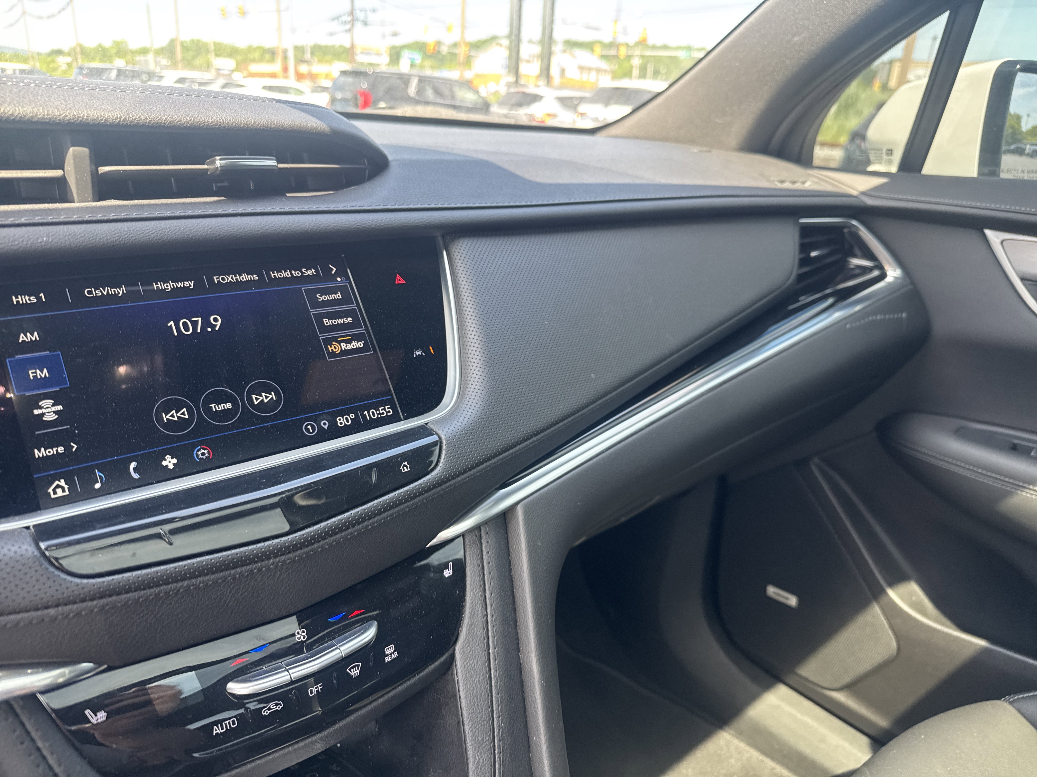 Used 2024 Cadillac XT6 Luxury w/ LPO, Floor Liner Package AWD/4WD image 23