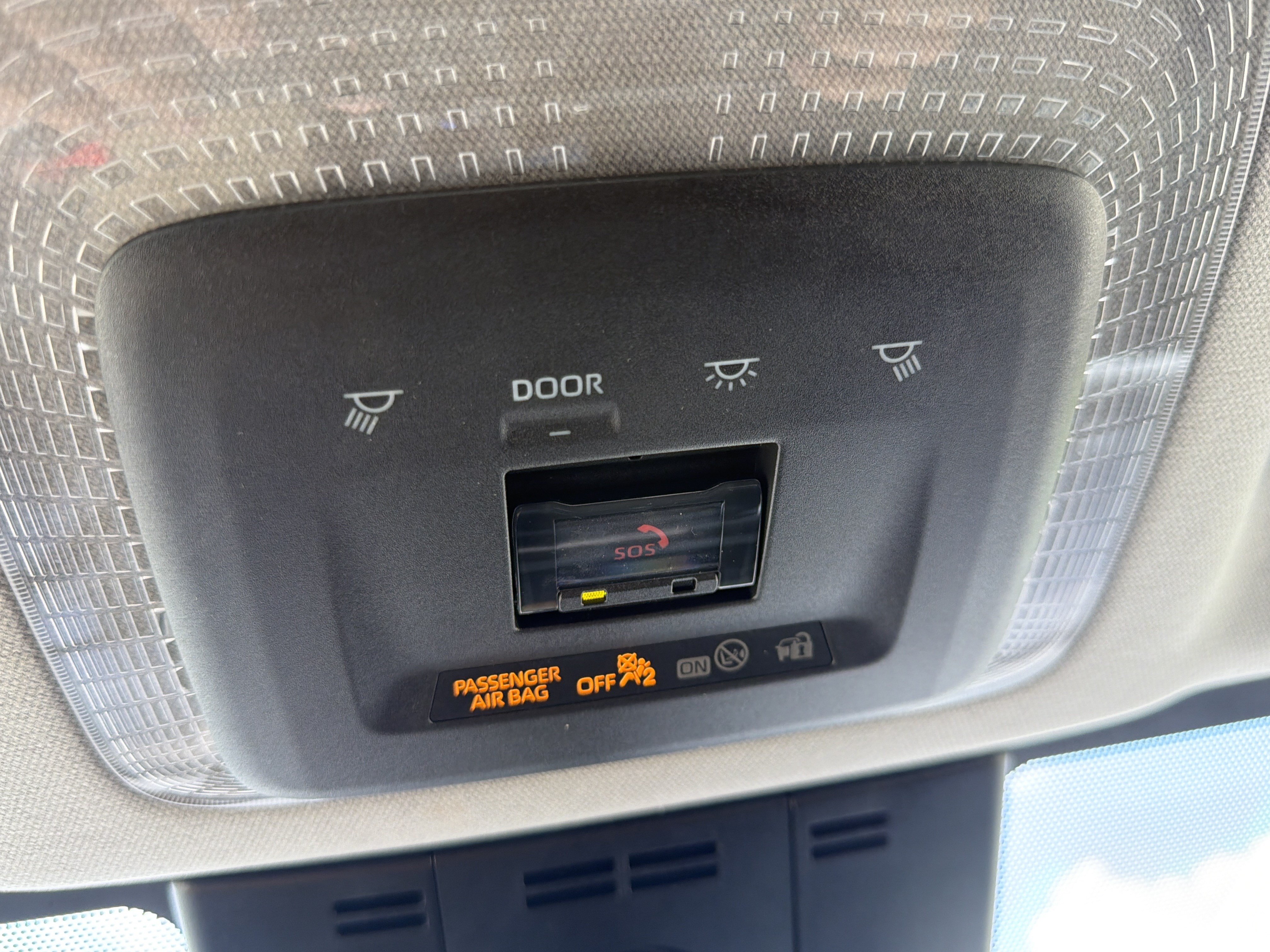 Certified 2025 Toyota Prius LE AWD/4WD image 5