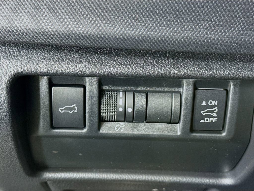 Used 2025 Subaru Forester Limited image 22