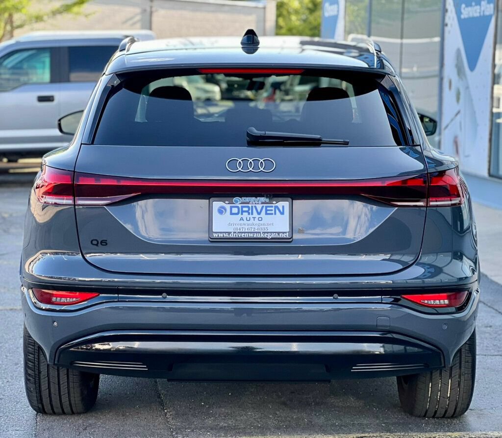 Used 2025 Audi Q6 e-tron Premium w/ Convenience Package AWD/4WD image 4