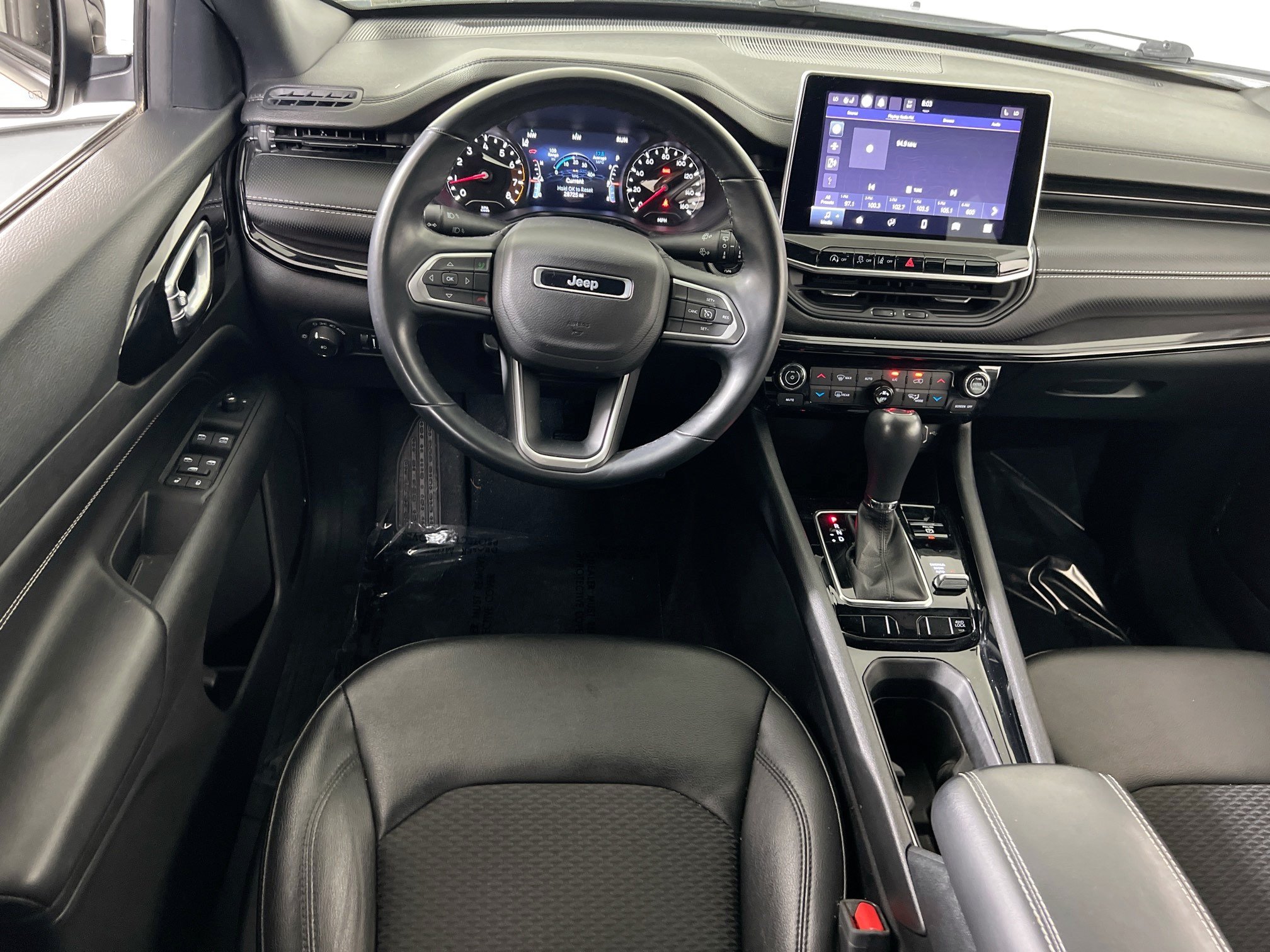 Used 2022 Jeep Compass Latitude w/ Convenience Group AWD/4WD image 21