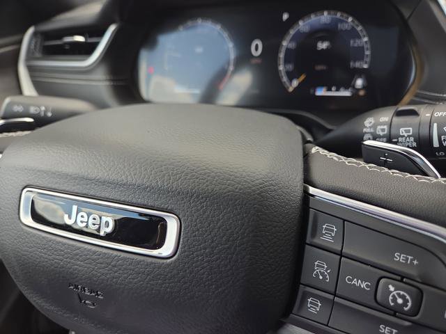 New 2025 Jeep Grand Cherokee L Limited w/ Luxury Tech Group II image 24