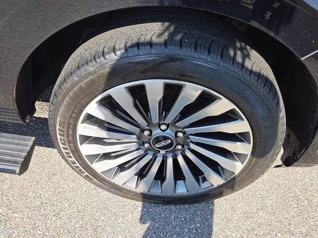 Used 2019 Lincoln Navigator Reserve AWD/4WD image 16