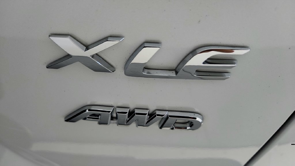 Certified 2024 Toyota Corolla Cross XLE w/ Convenience Package AWD/4WD image 14