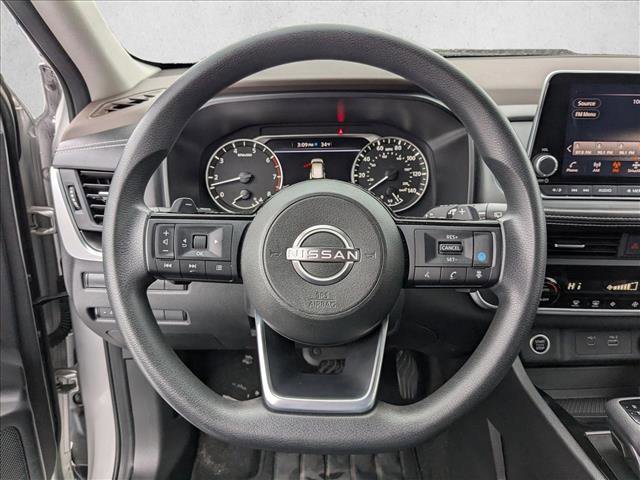 Used 2023 Nissan Rogue SV image 16