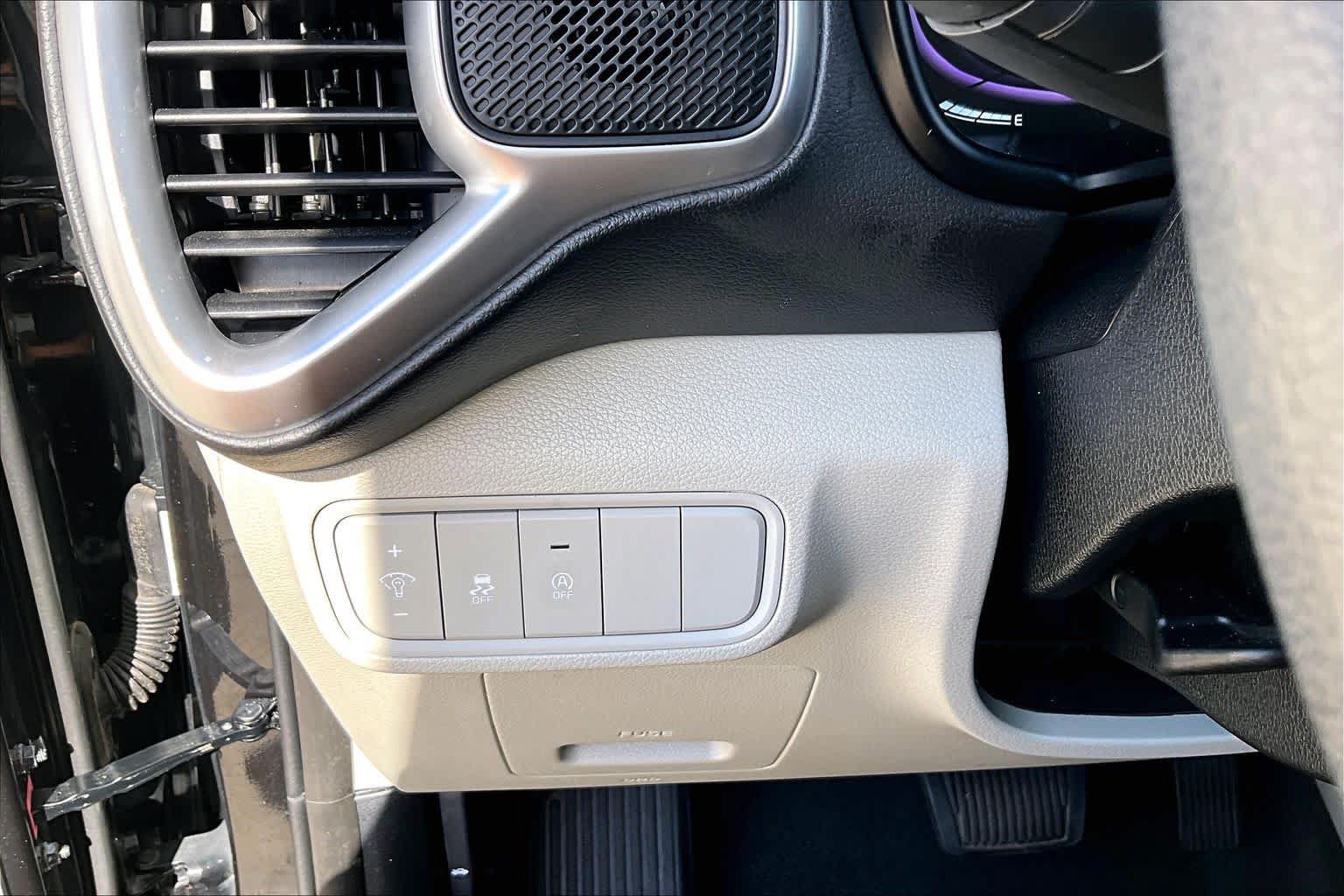 Used 2023 Kia Soul LX FWD image 32