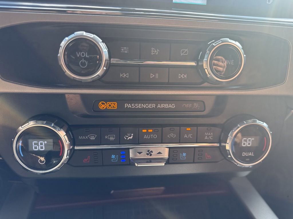 Used 2022 Ford F350 King Ranch w/ King Ranch Ultimate Package AWD/4WD image 25