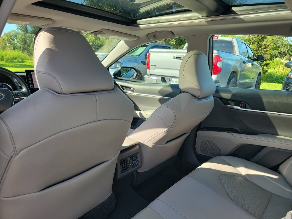 Used 2021 Toyota Camry XLE FWD image 25