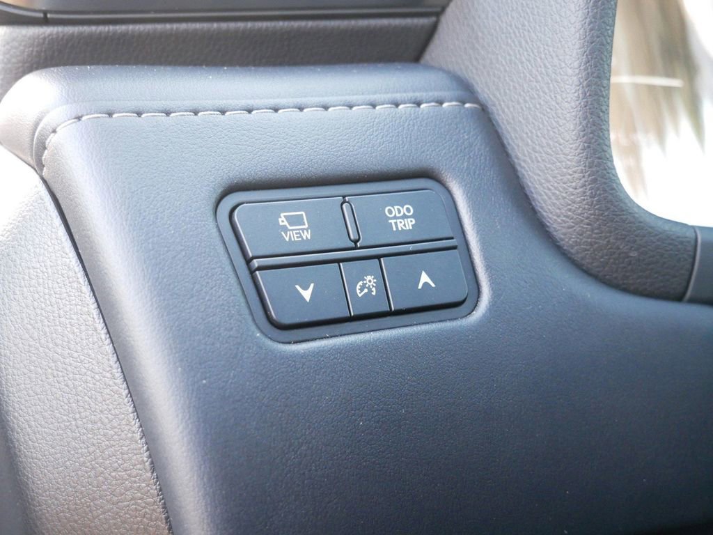 Used 2022 Lexus LX 600 4WD w/ Appearance Package image 18