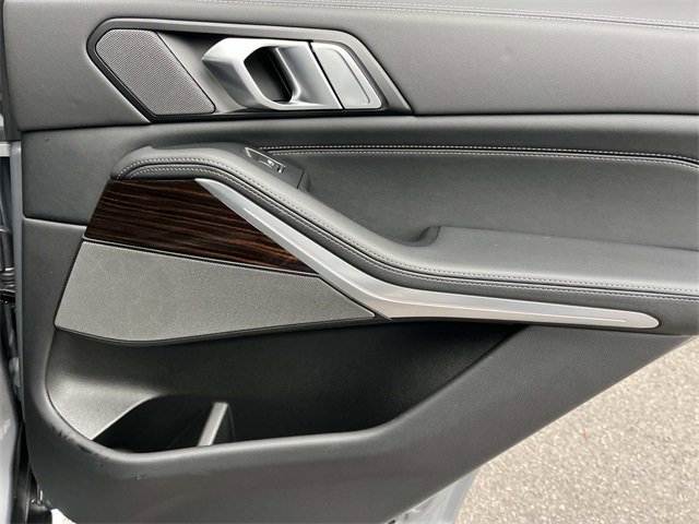 Used 2025 BMW X5 xDrive50e w/ Premium Package image 26