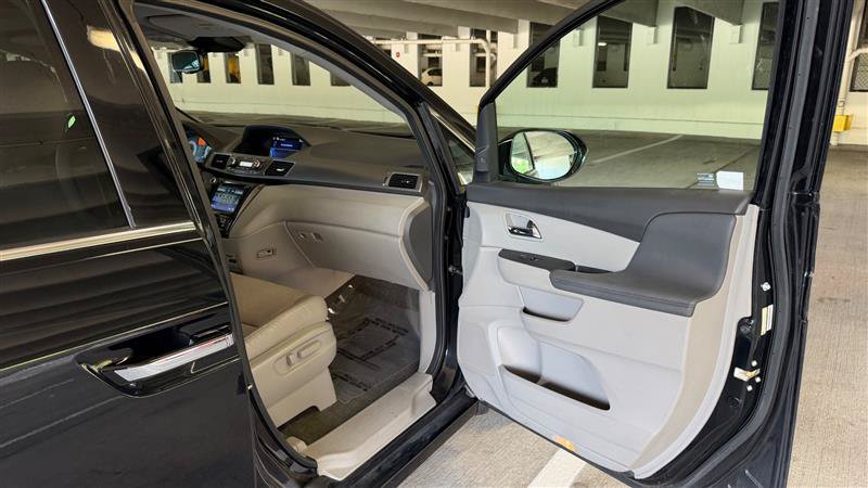 Used 2016 Honda Odyssey Touring image 32