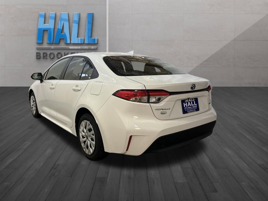 Used 2024 Toyota Corolla LE FWD image 3