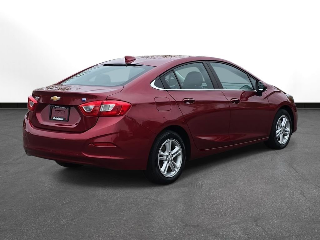Used 2017 Chevrolet Cruze LT FWD image 5
