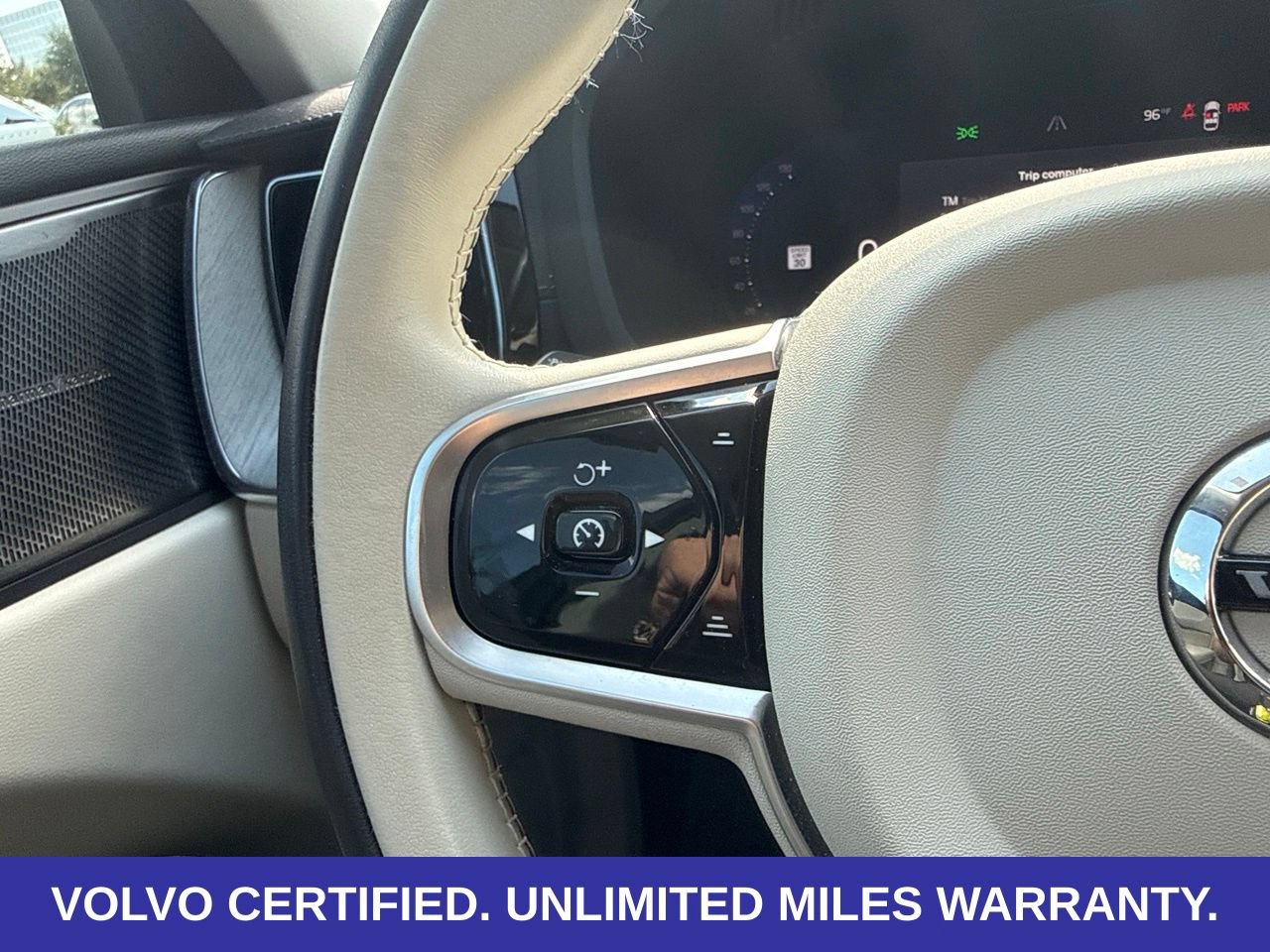 Certified 2024 Volvo XC60 T8 Ultimate w/ Protection Package Premier AWD/4WD image 25