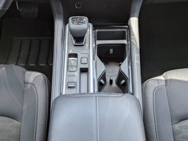 Used 2025 Nissan Pathfinder SV FWD image 23