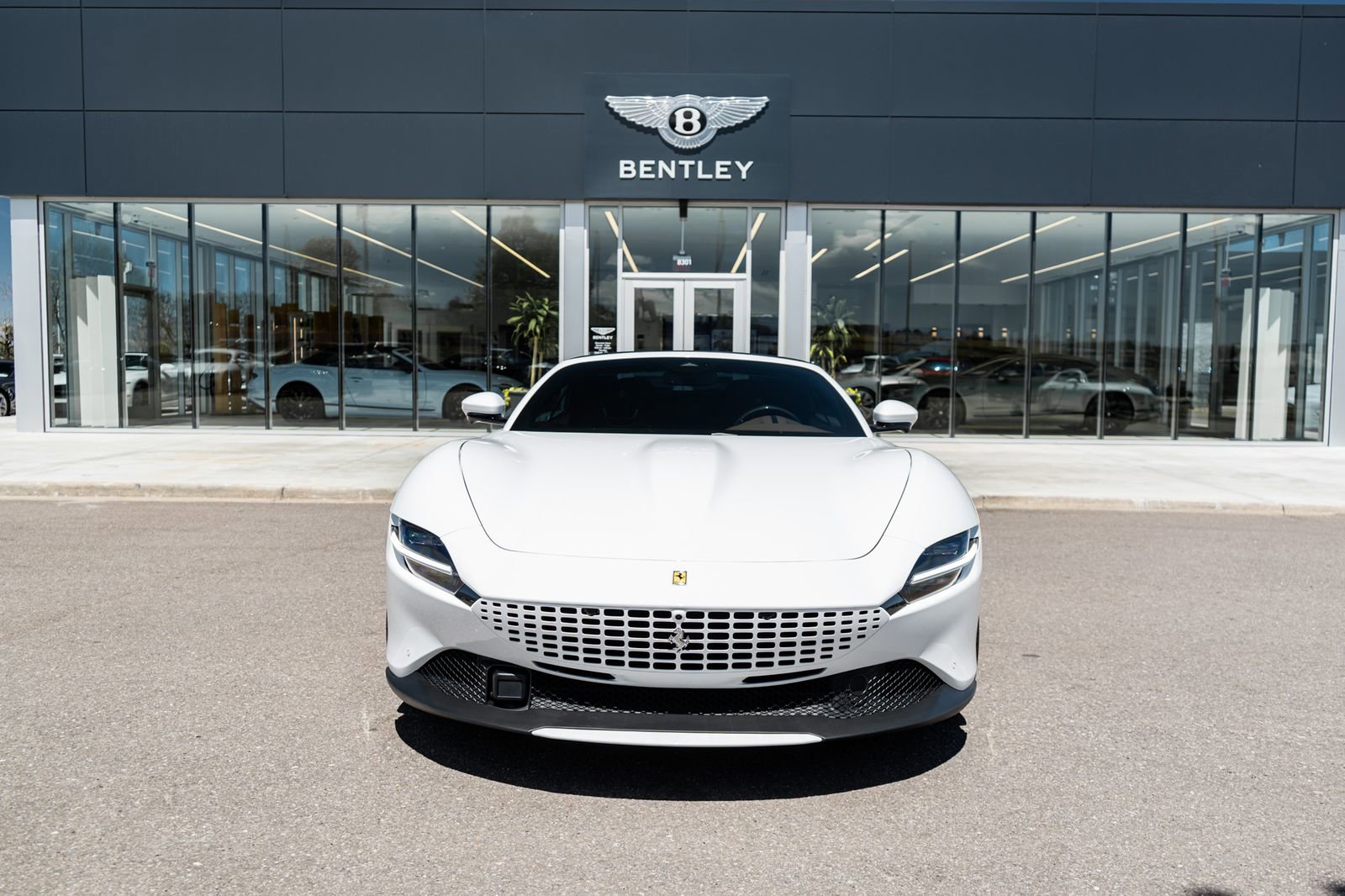 Used 2024 Ferrari Roma Spider RWD image 19