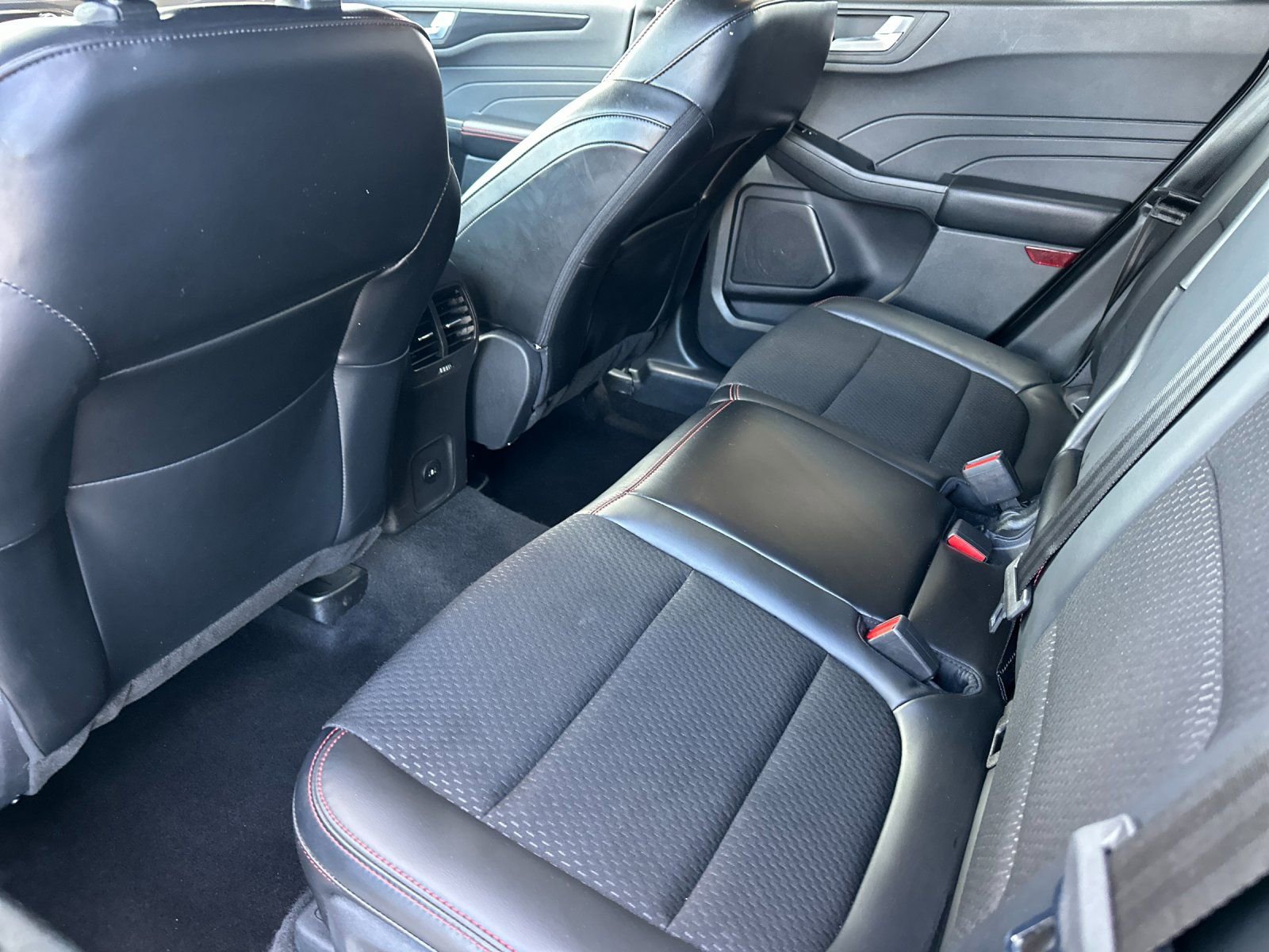 Used 2025 Ford Escape ST-Line Select AWD/4WD image 11
