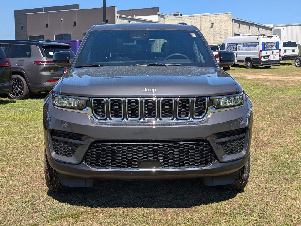 New 2026 Jeep Grand Cherokee Laredo X AWD/4WD image 3