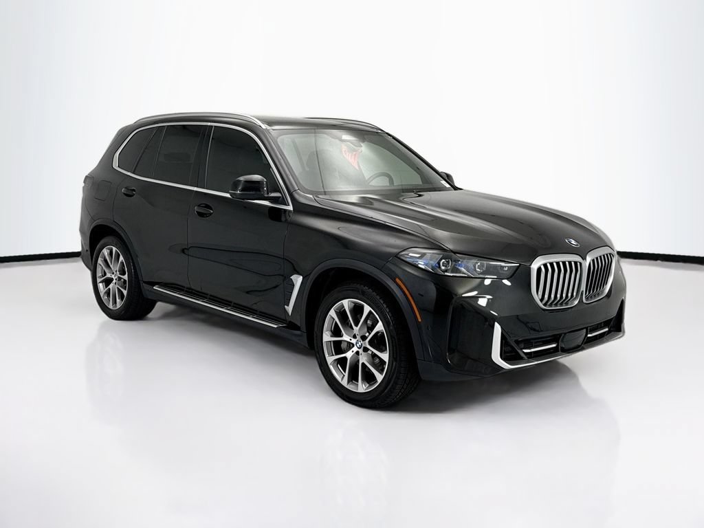 Used 2024 BMW X5 xDrive40i w/ Premium Package AWD/4WD image 3