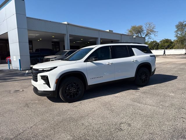 New 2026 Chevrolet Traverse LT w/ Midnight/Sport Edition FWD image 3