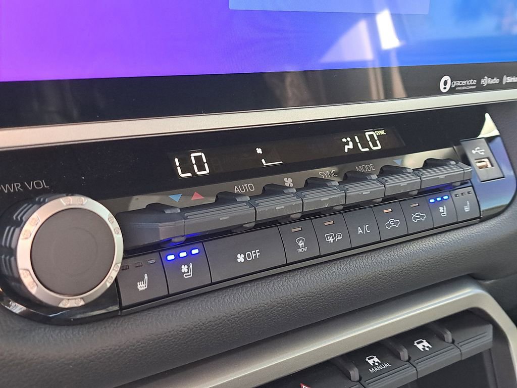 Used 2024 Toyota Tundra Limited image 23