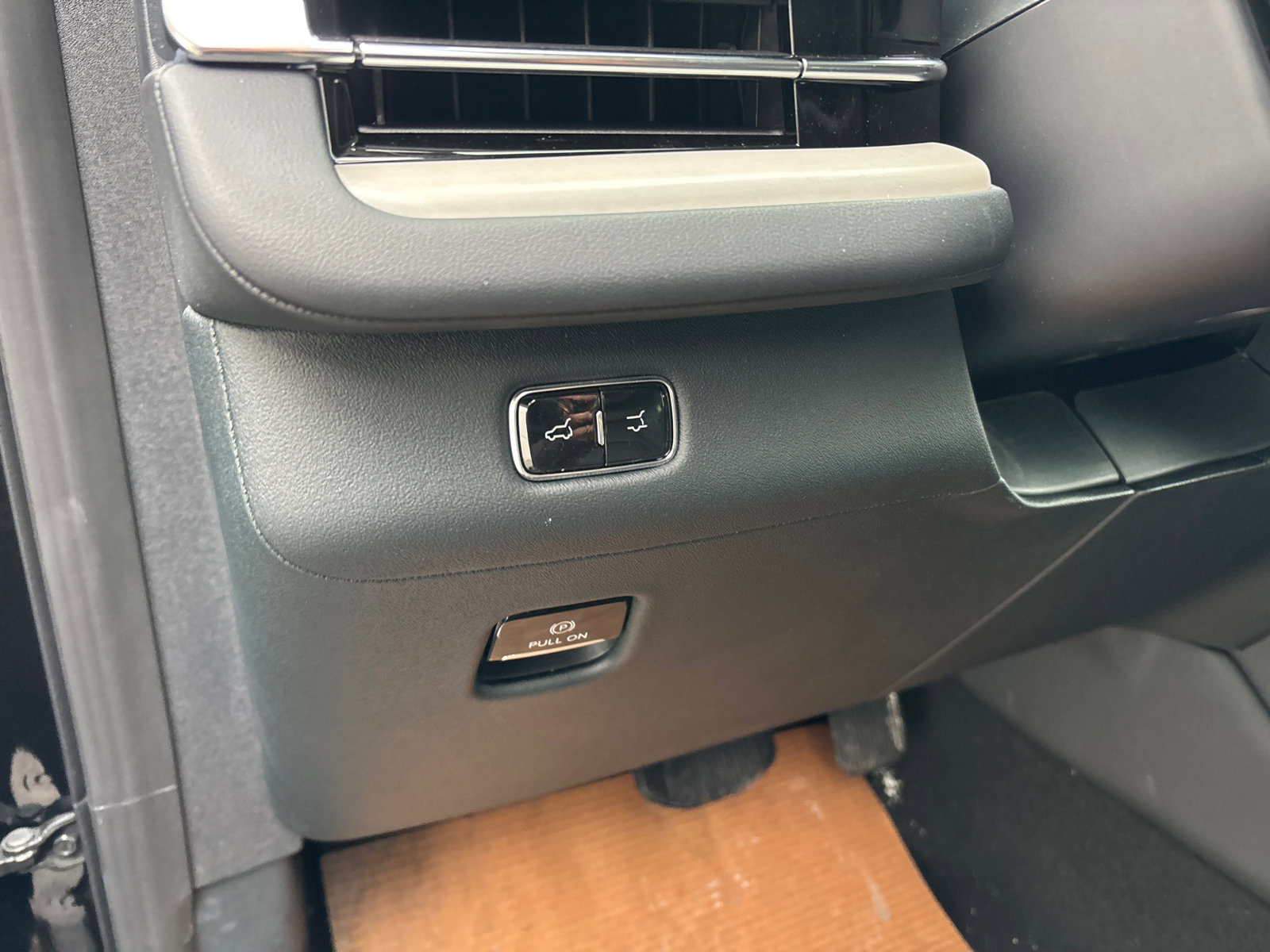 New 2026 Lincoln Navigator L Premier image 13