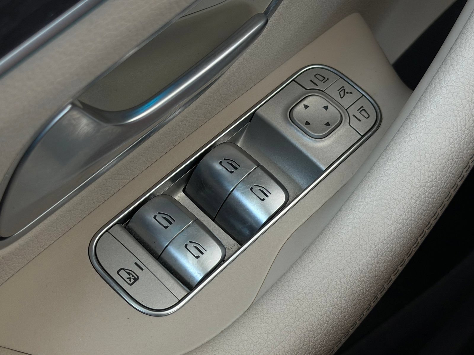 Certified 2020 Mercedes-Benz GLE 350 4MATIC image 22