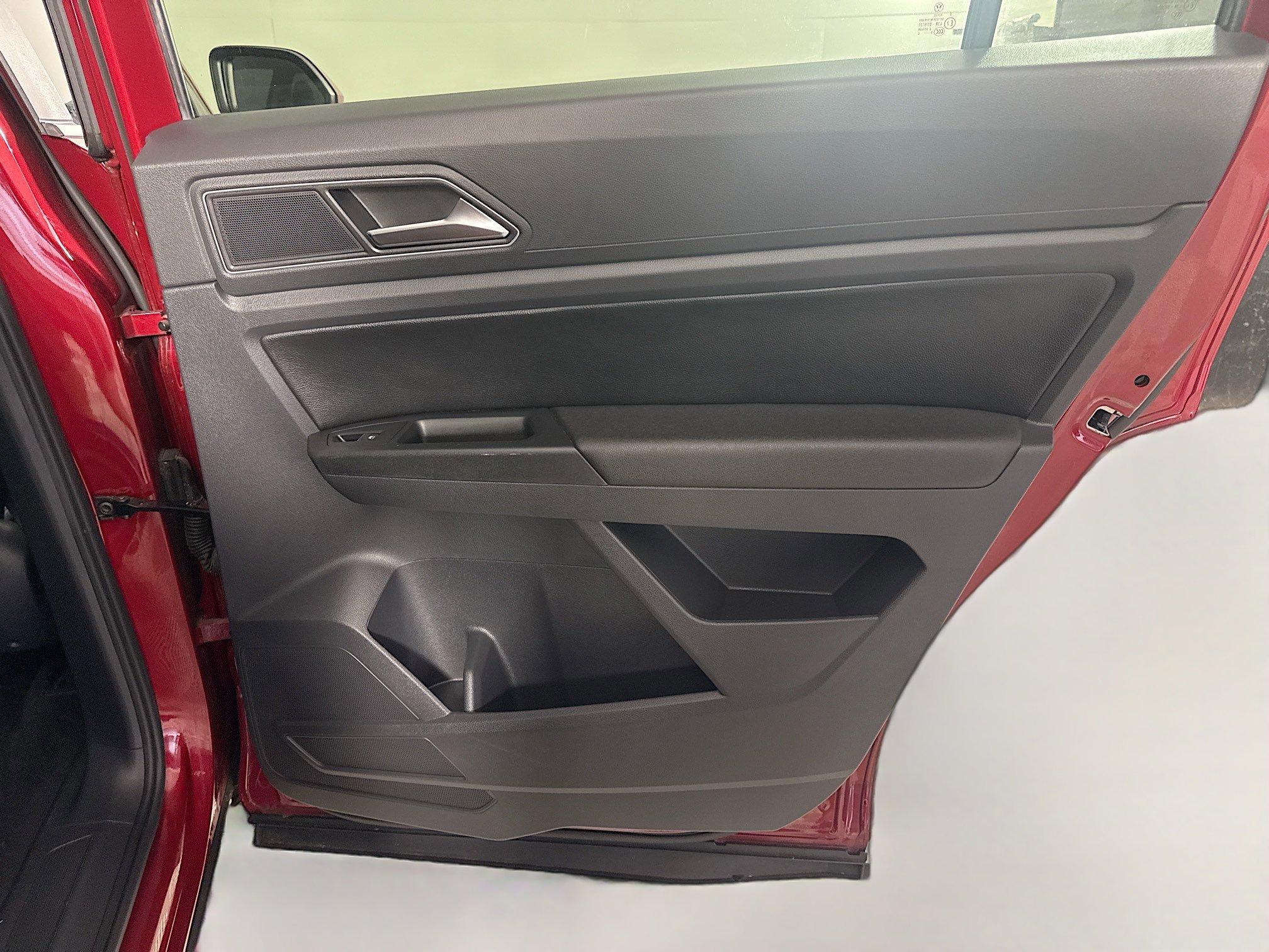 Used 2018 Volkswagen Atlas S image 28