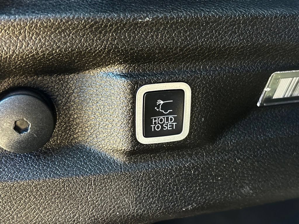 Used 2022 Jeep Grand Cherokee L Limited RWD image 28