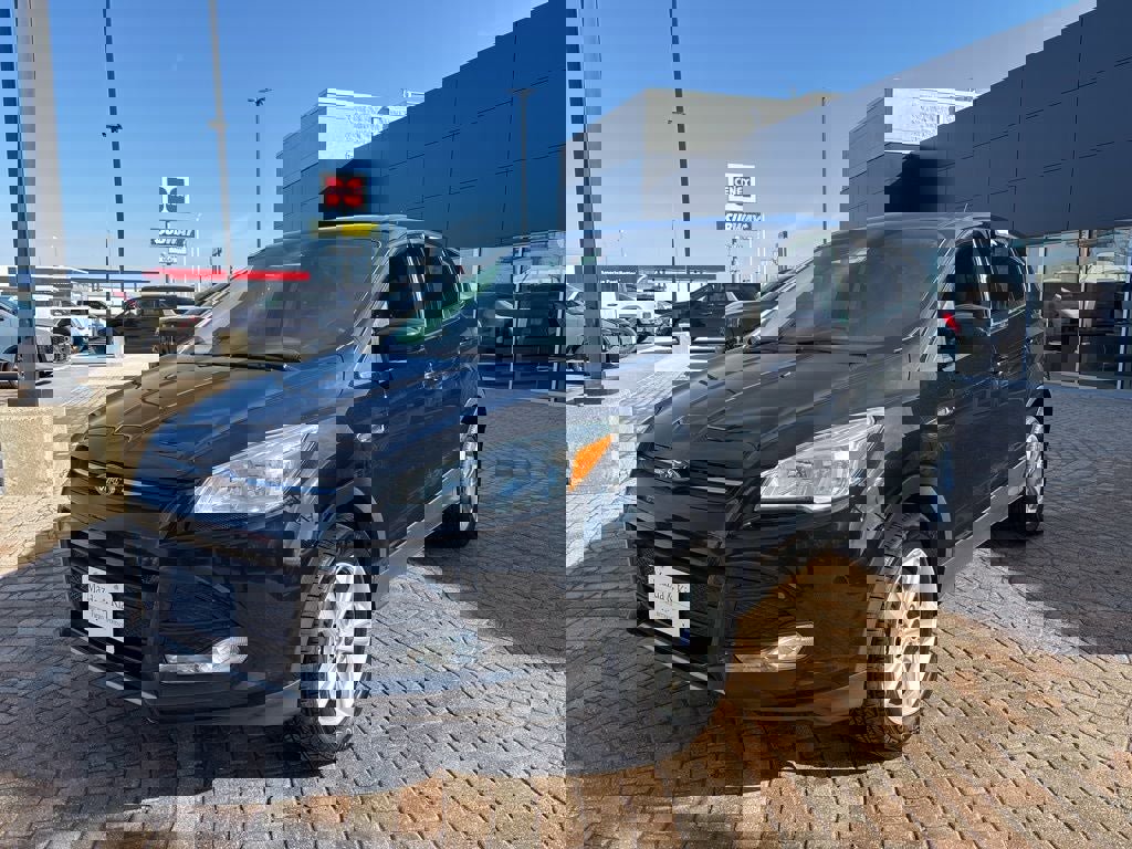 Used 2015 Ford Escape SE image 1