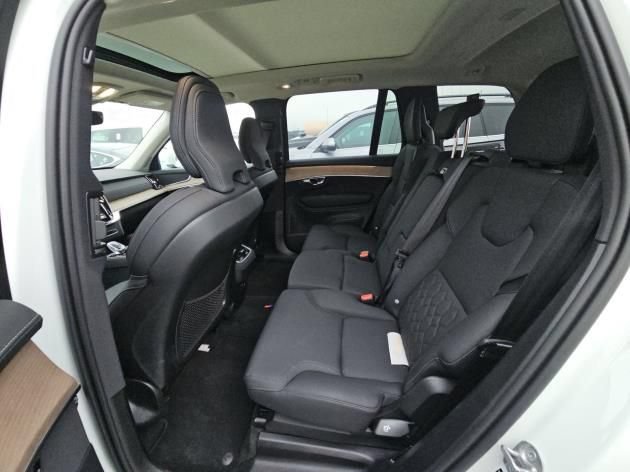 Used 2025 Volvo XC90 B5 Plus AWD/4WD image 12