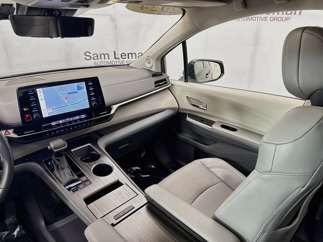 Used 2024 Toyota Sienna Limited AWD/4WD image 25