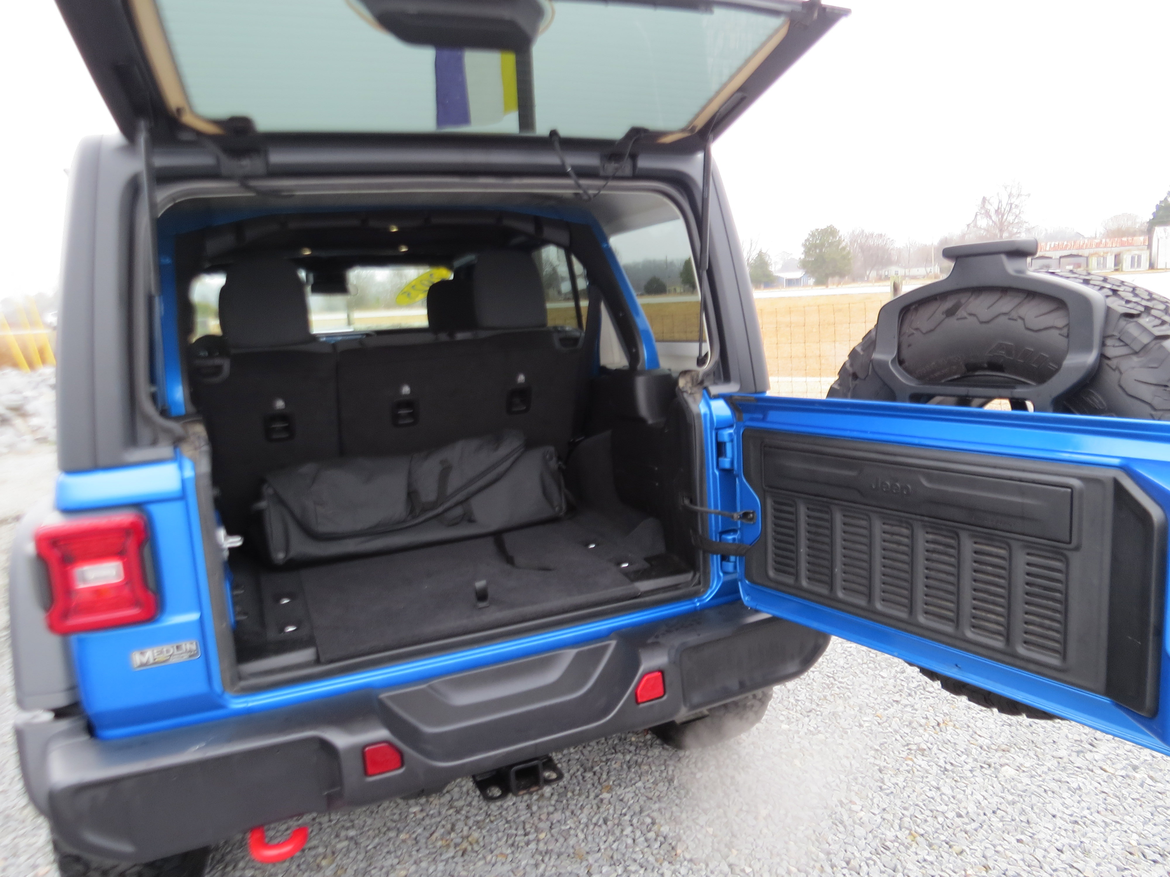 Used 2025 Jeep Wrangler Unlimited Rubicon image 12