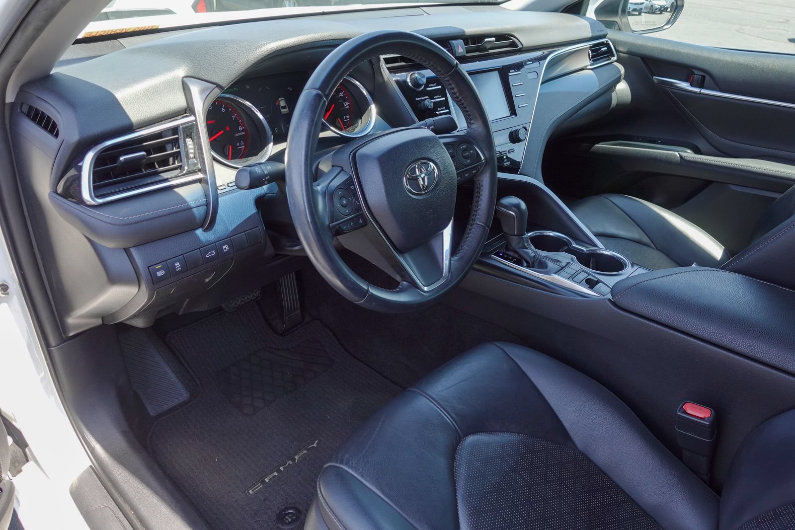 Used 2018 Toyota Camry XSE FWD image 9