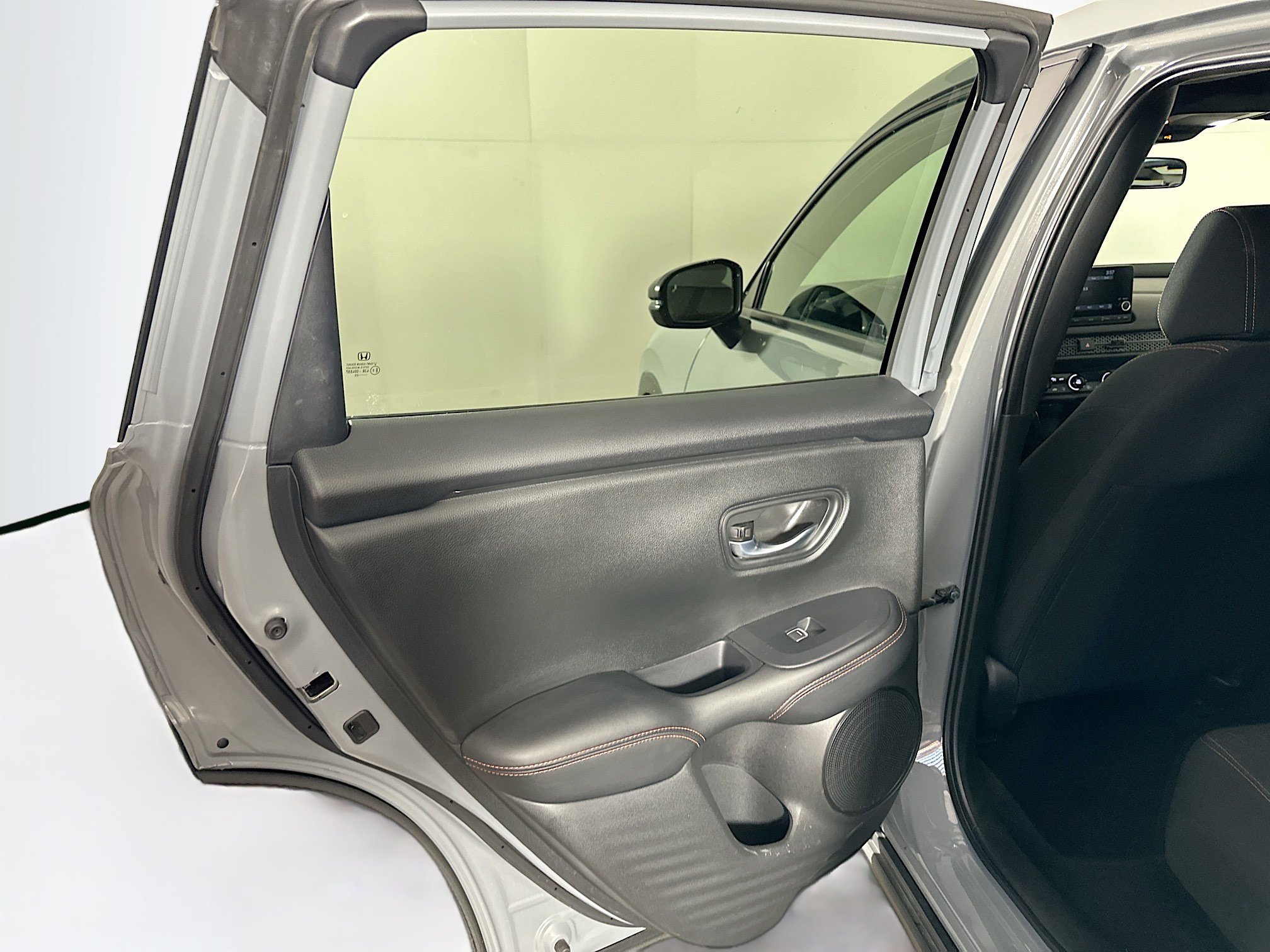 Used 2025 Honda HR-V Sport image 25