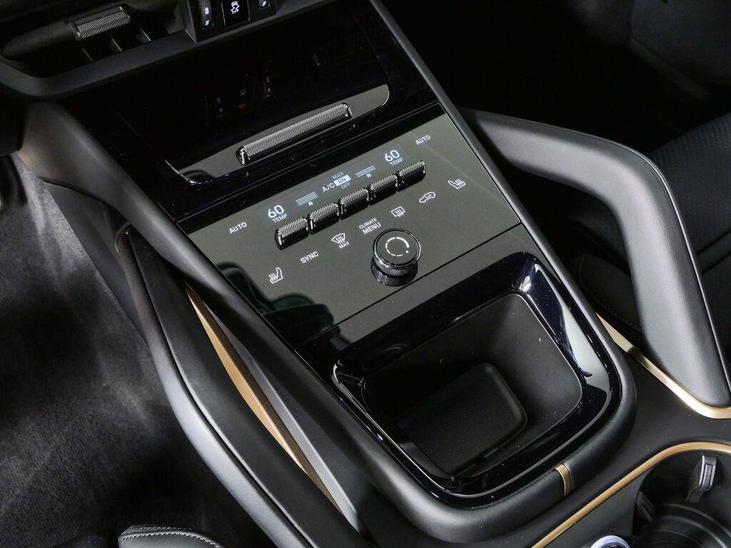 Certified 2024 Porsche Cayenne Turbo GT AWD/4WD image 19