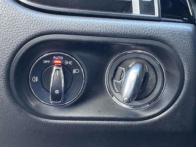 Used 2024 Porsche Macan image 32