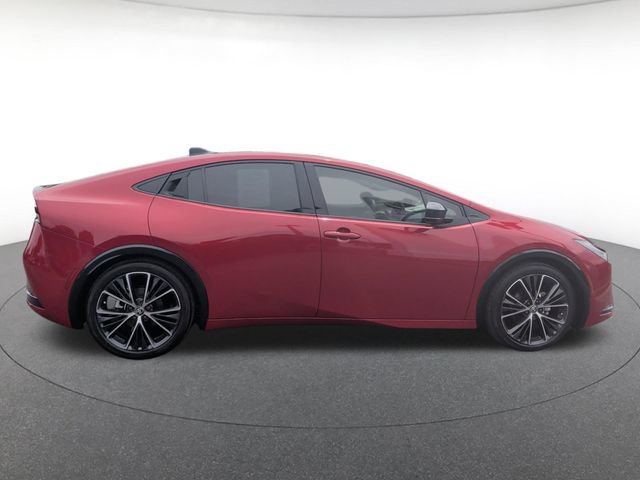 Used 2023 Toyota Prius XLE FWD image 7