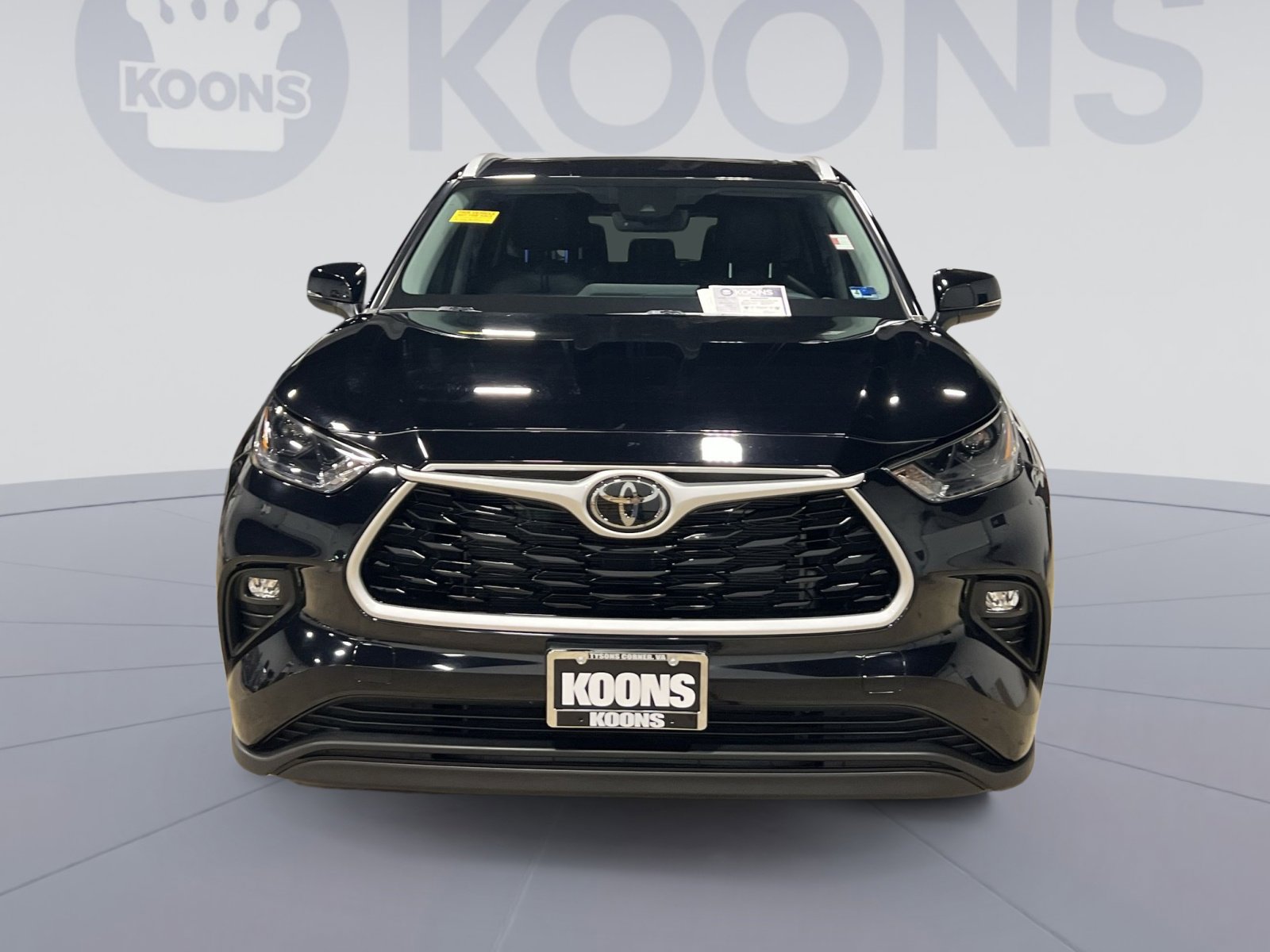 Used 2023 Toyota Highlander XLE FWD image 11