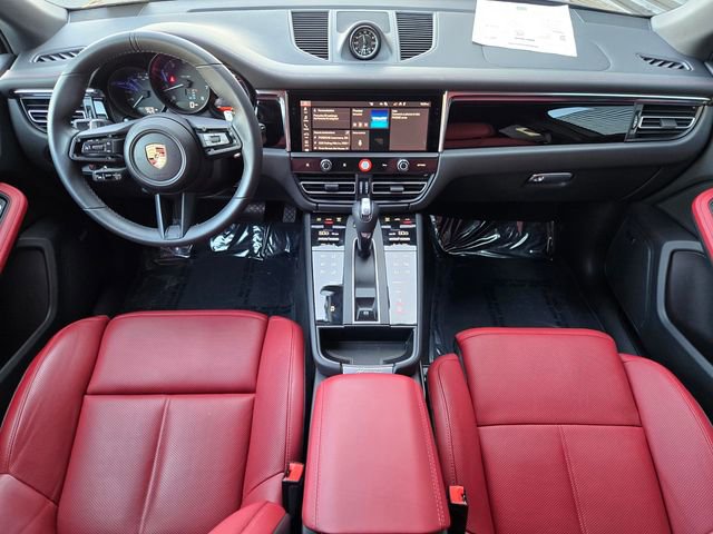 Used 2025 Porsche Macan image 13
