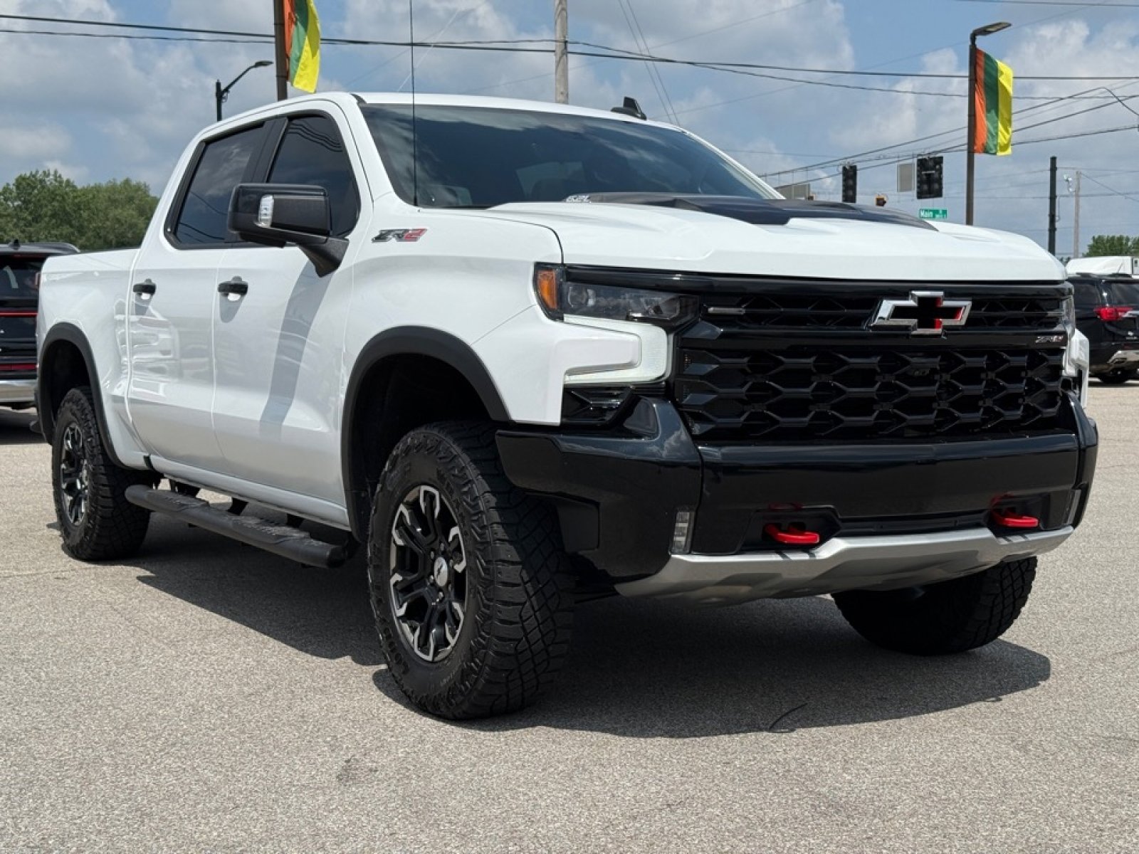 Used 2023 Chevrolet Silverado 1500 ZR2 image 2