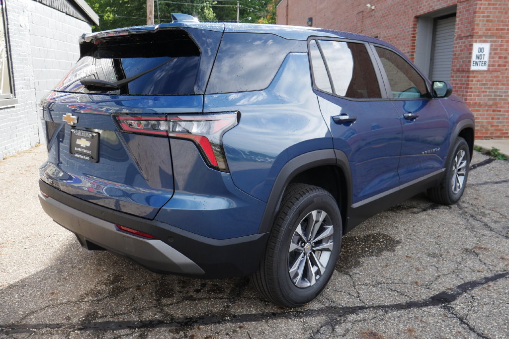 New 2027 Chevrolet Equinox LT w/ Convenience Package II AWD/4WD image 4