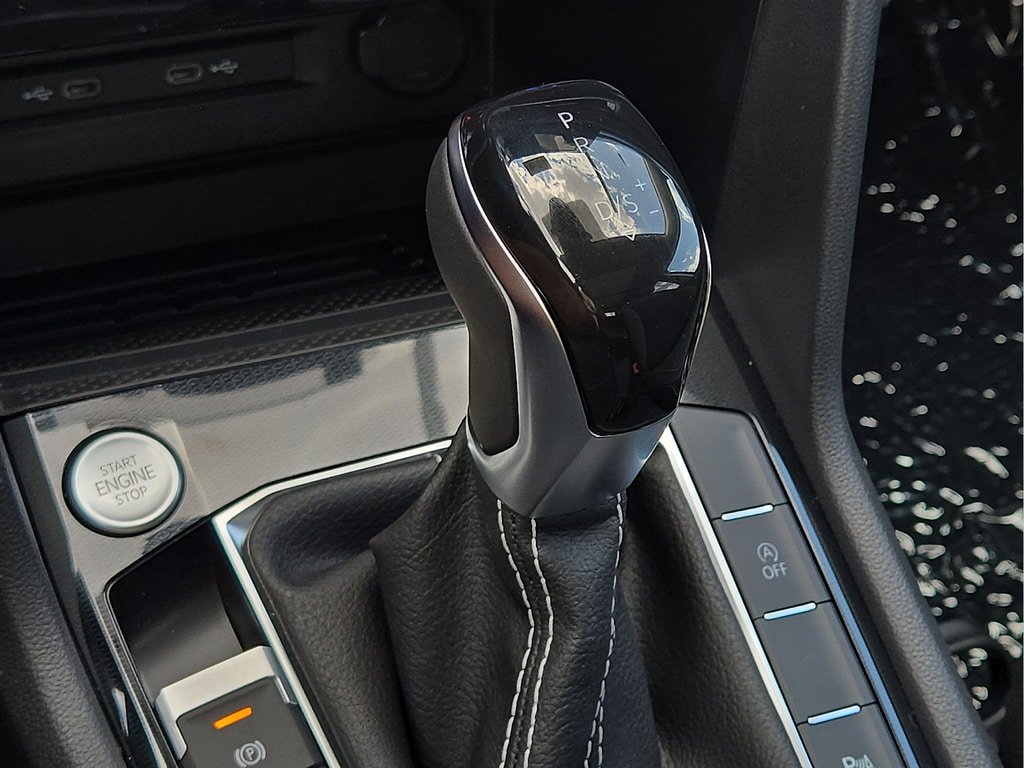 New 2026 Volkswagen Taos SE FWD image 23