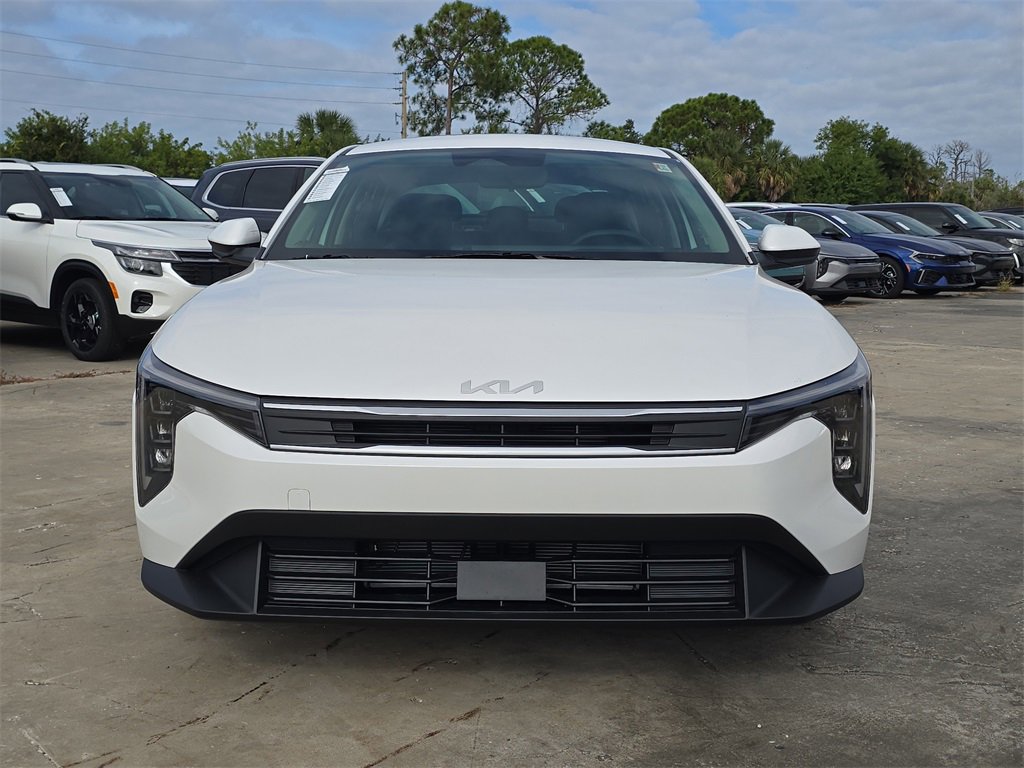 New 2025 Kia K4 LXS image 3