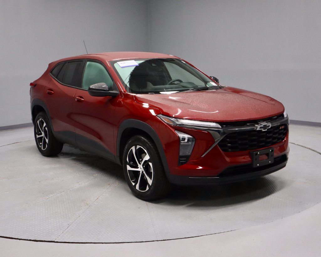 Used 2024 Chevrolet Trax RS w/ Driver Confidence Package FWD image 1