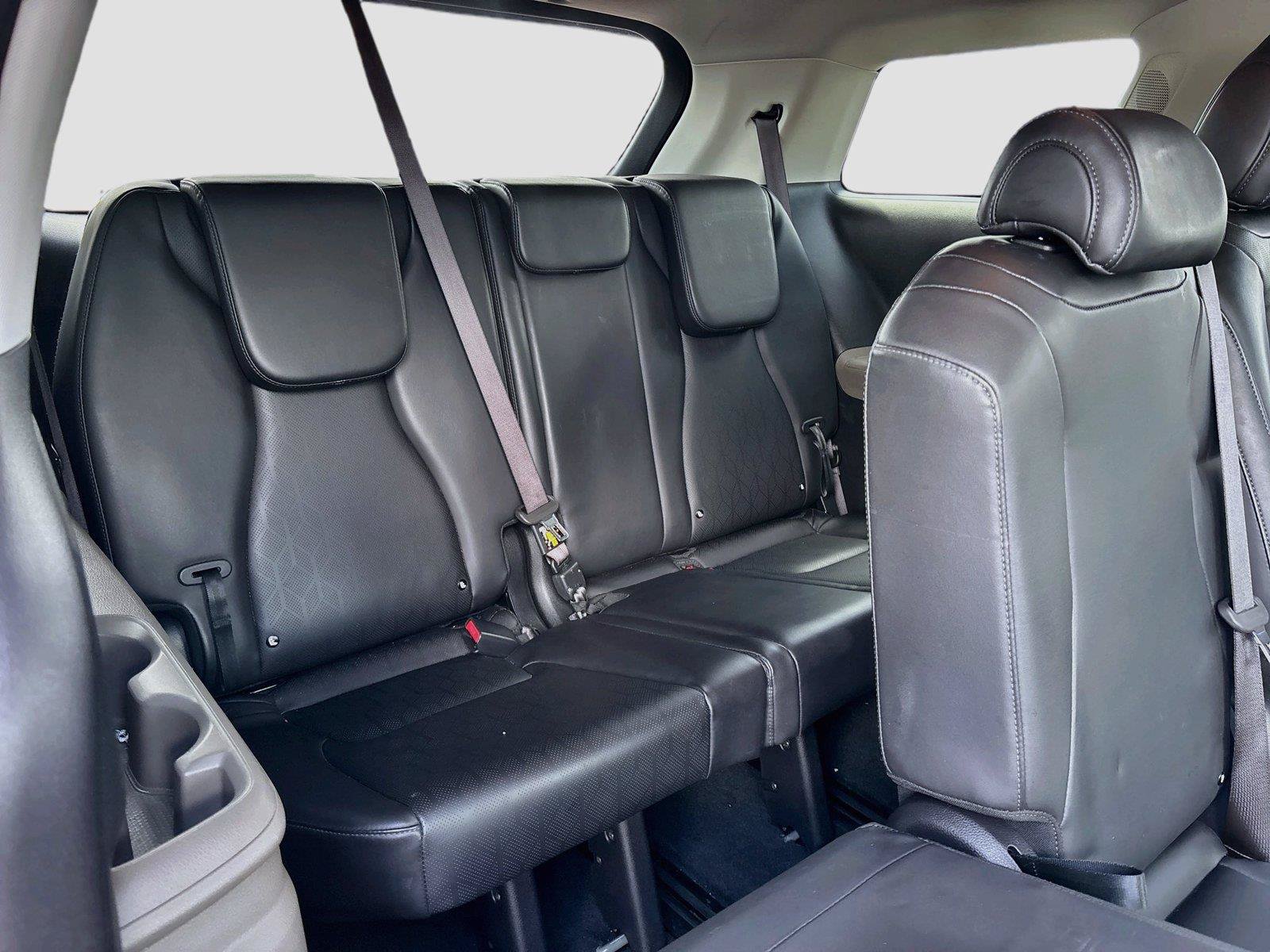 Used 2025 Kia Carnival FWD image 27