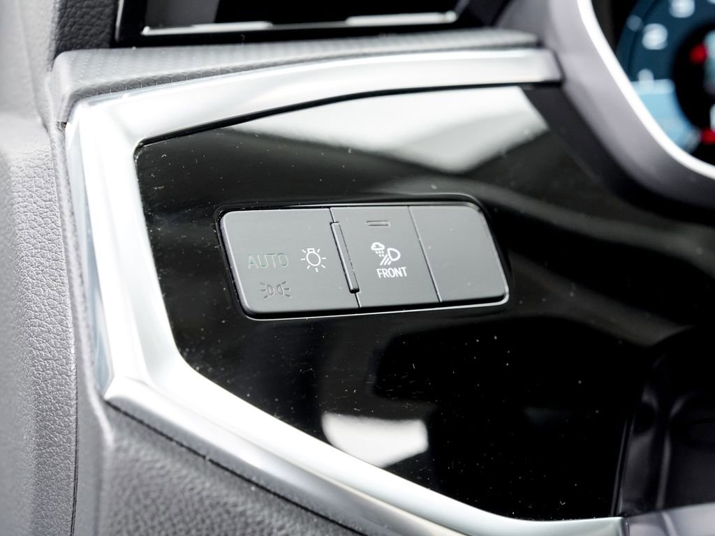 Certified 2025 Audi Q3 2.0T Premium Plus w/ Premium Plus Package image 10
